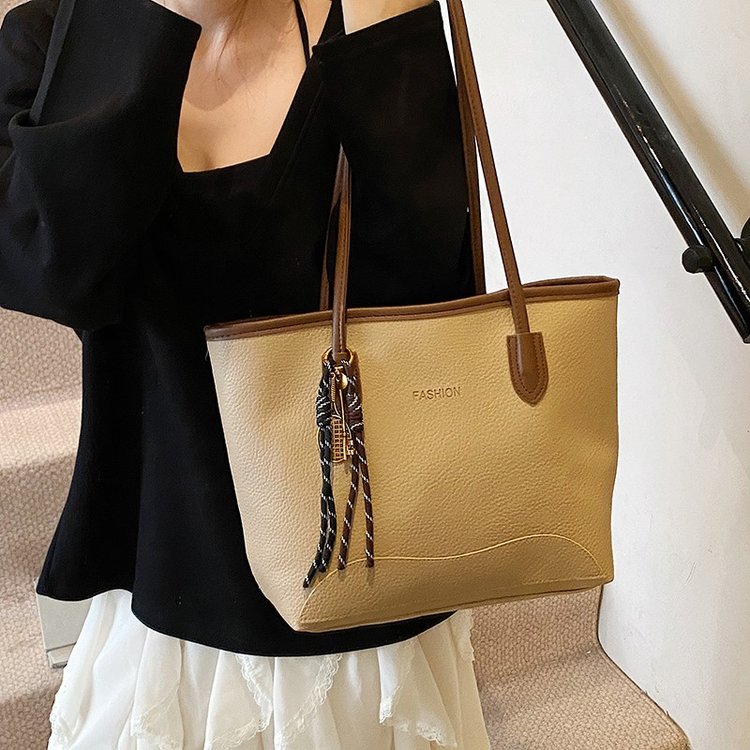 2025 Summer PU Tote Shoulder Bag with Magnetic Closure - Image 3
