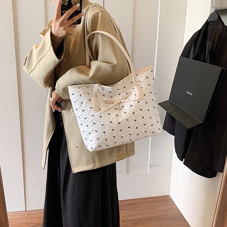 PU Tote Bag with Bow Detail for Daily Use Winter 2025 - Image 2