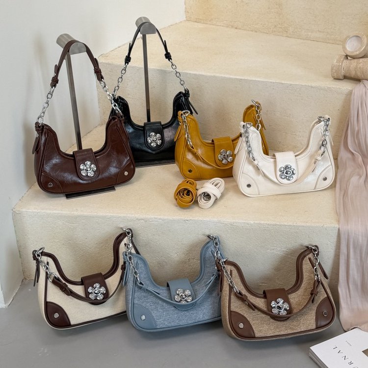 Women's Hobo Bag with Zip Clasp Closure - Fall 2026
